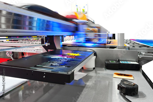 Fotografía Working industrial large format UV inkjet printer