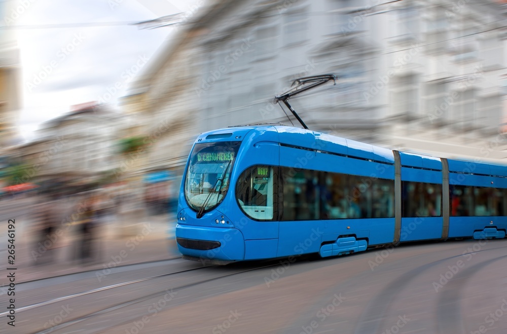 Speeding tram - obrazy, fototapety, plakaty 