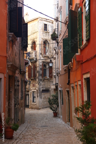 Naklejka dekoracyjna Croatian sea town alley