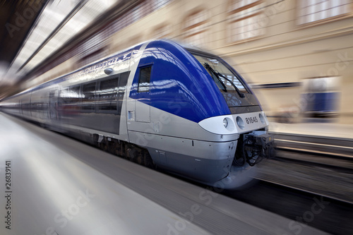 Nowoczesny obraz na płótnie High-speed train in motion