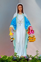 Wall Mural - Virgin mary statue at Chantaburi province