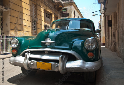  Fototapety stare samochody   retro-samochod-na-kubie
