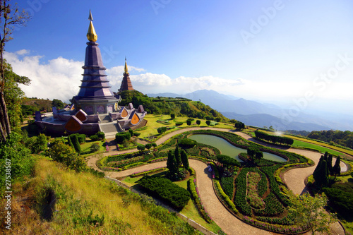 pagoda-na-szczytowej-intanon-gorze-chiangmai-tajlandia