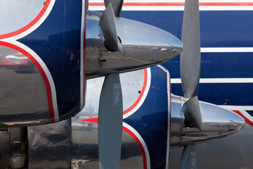 Fototapete - Vintage DC-7 Passenger Propeller Airplane Close Up