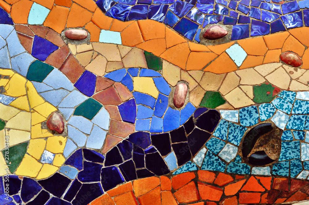 Detail of mosaic in Guell park in Barcelona - obrazy, fototapety, plakaty 