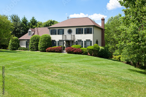 Fotografie, Obraz Suburban USA Single Family House Hillside French Provincial
