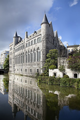 Fototapete - View of medieval castle in Bruges, Belgium