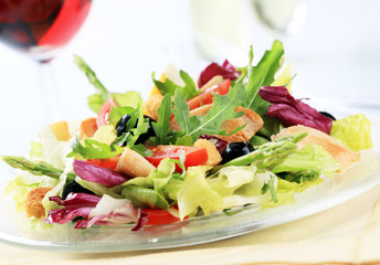 Canvas Print - Chicken and vegetable salad