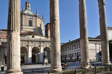 Wall Mural - san lorenzo and arcade, milan