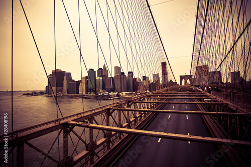 widok-na-dzielnice-finansowa-od-mostu-brooklynskiego