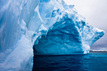 Wall Mural - antarctic iceberg