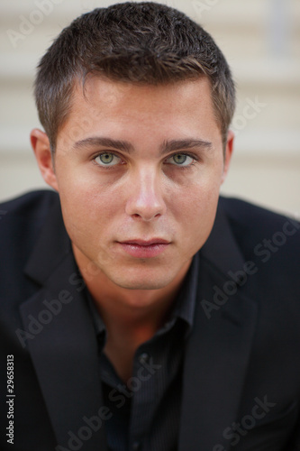 Fotografie, Obraz Headshot of a young caucasian businessman