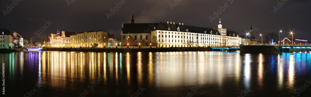 Obraz na płótnie Night panorama with buildings and river w salonie
