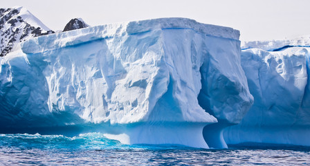Wall Mural - antarctic iceberg