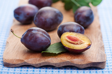 Wall Mural - fresh plums