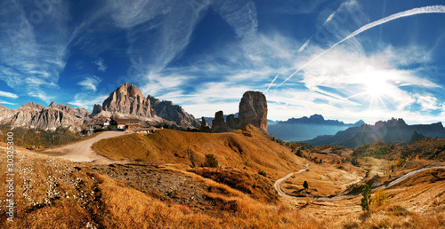 wloskie-dolomity-ladny-widok-pamoramic