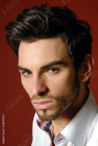 Fototapeta do kuchni portrait d'un jeune homme brun 7