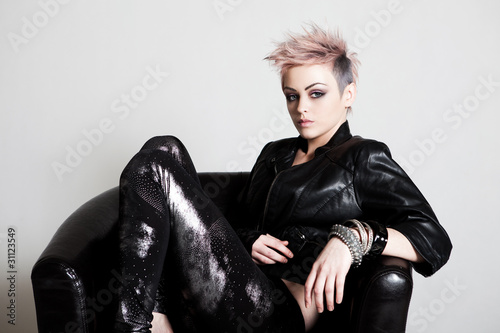 Fotografia  Attractive Young Woman in Punk Attire