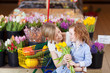 mutter und tochter kaufen tulpen