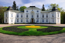 Mysliwiecki Palace