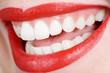canvas print picture - Mund mit weisse Zähne rote Lippen Nahaufnahme