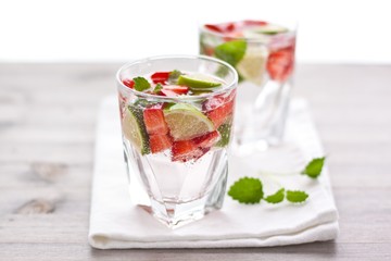 Canvas Print - summer strawberry drink