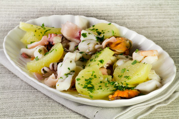 insalata di mare con patate