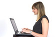 © Gerd Wolf - Junge hübsche blonde Frau am Laptop