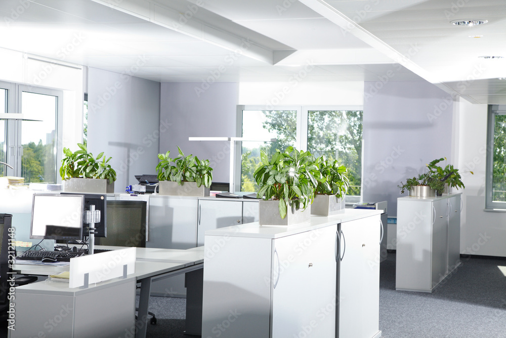 Stock-Foto „Leeres weisses Büro modern“ | Adobe Stock