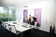 © www.freund-foto.de - Exclusiver edler Besprechungsraum mit Mitarbeiter