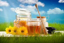 Natural Aromatherapy - Bath Salt, Honey And Flowers