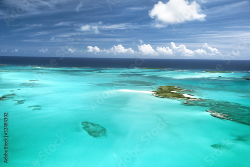 Photographie L'océan des Caraïbes, les bancs de sable et les îles.