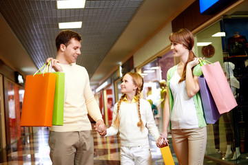 Wall Mural - Family of shoppers