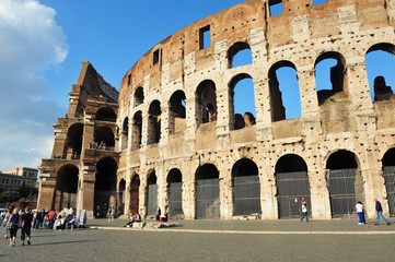 Wall Mural - Ancient roman colosseum in Rome, Italy