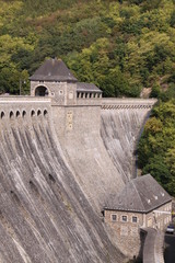 Sperrmauer am Edersee