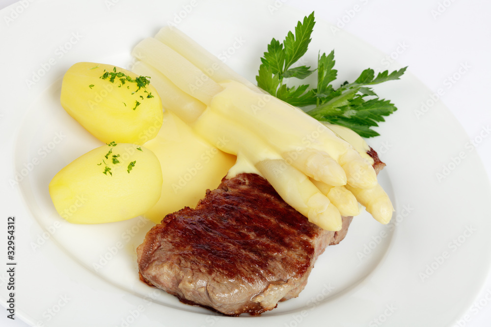 Stock-Foto „frischer Spargel mit Rumpsteak und Sauce Hollandaise ...