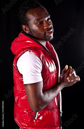 Fotomural jeune homme à la peau noire - africain