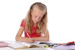 © mariesacha - filette blonde de 9 ans faisant ses devoirs