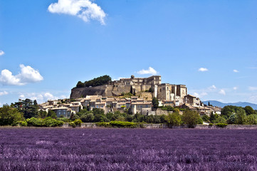 Wall Mural - Village provençal de Grignan dans la Drôme en France