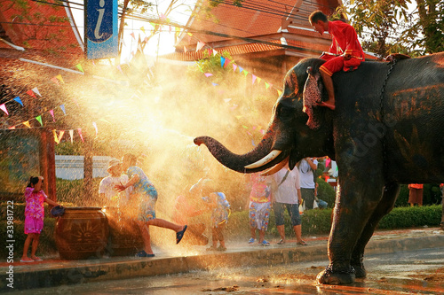 Fototapeta na wymiar Play with the Chang Songkran water.