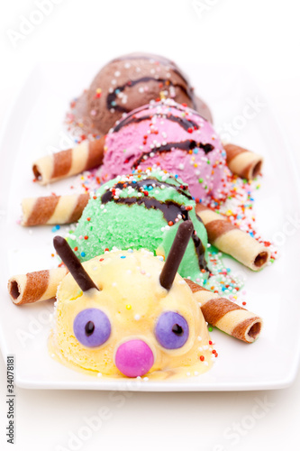 Die Eisraupe - ein lustiges Eis Stock-Foto | Adobe Stock