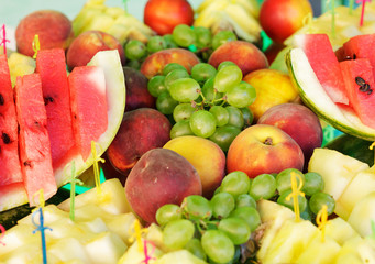 Poster - Fruits on silver stand