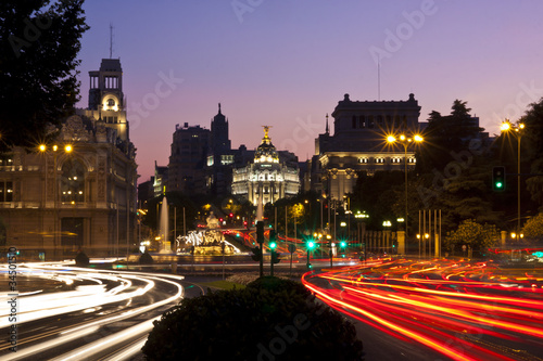 Plakat Nocny widok na Plaza de Cibeles w Madrycie