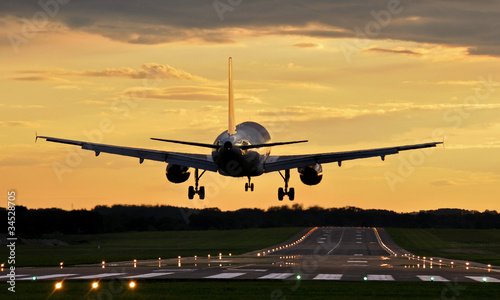 Foto-Plissee - Landing at sunset. (von Tomasz Warszewski)