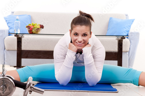 Fotografering woman stretching