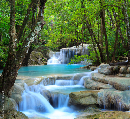 Fototapeta na wymiar Erawan Waterfall, Kanchanaburi, Thailand