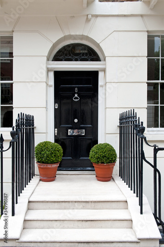 Dekoracja na wymiar  widok-drzwi-londynu