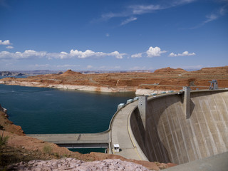  Glen Canyon Dam on Lake Powell Arizona/Utah USA