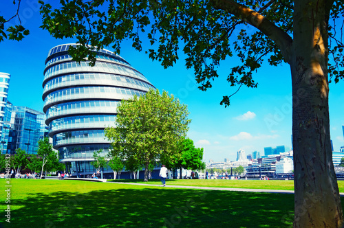 Zdjęcie XXL London City Hall na wiosnę.