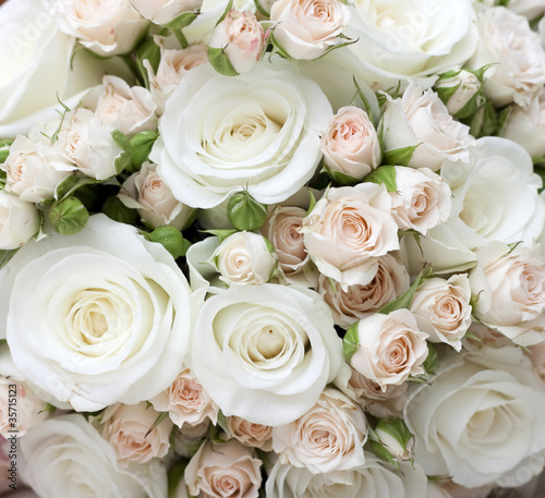 Fototapeta na wymiar Wedding bouquet of pinkand white roses